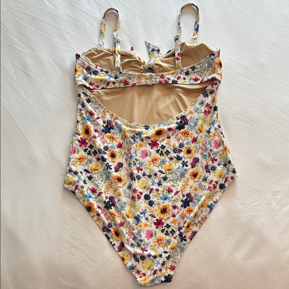 Old Navy Floral Trim Swimsuit - Picture 3 of 9